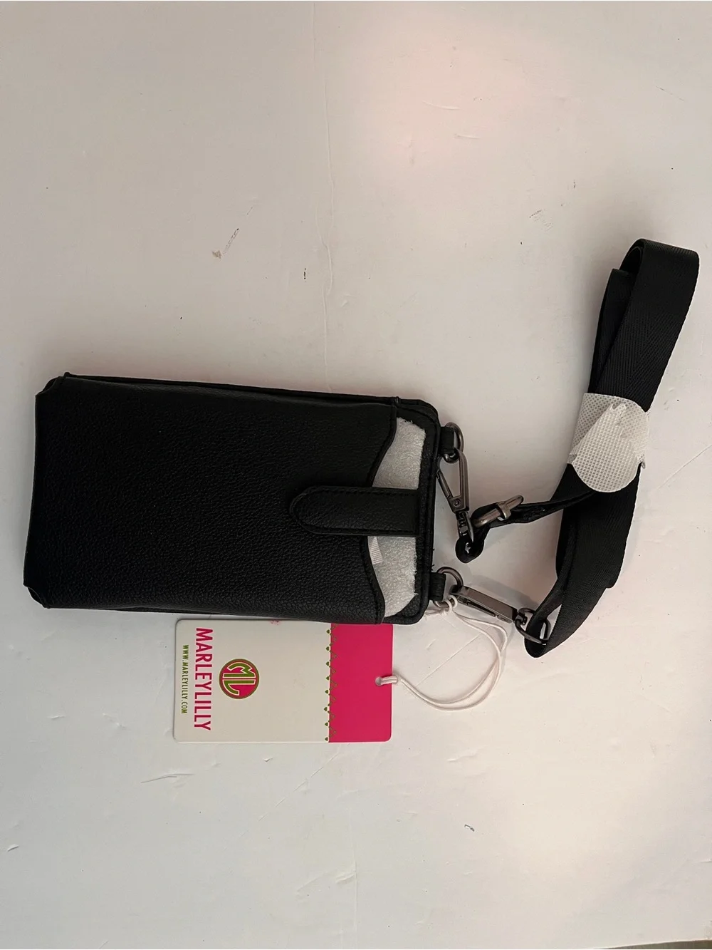 Marleylilly Black Crossbody Phone Wallet with Snap Pocket